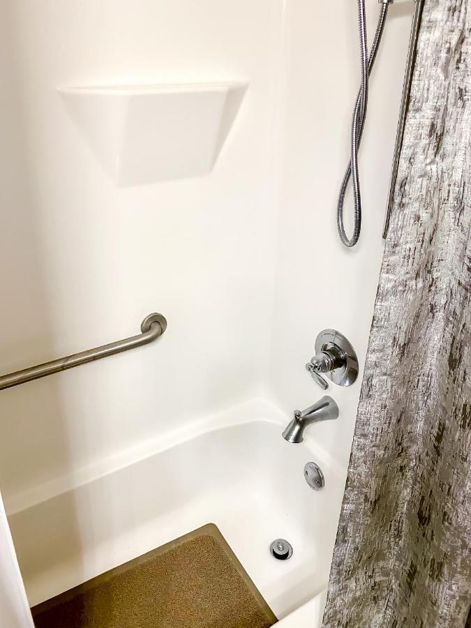Full Kitchen,King,W/D,Netflix,2 Smart Tvs,Parking Daire Louisville Dış mekan fotoğraf