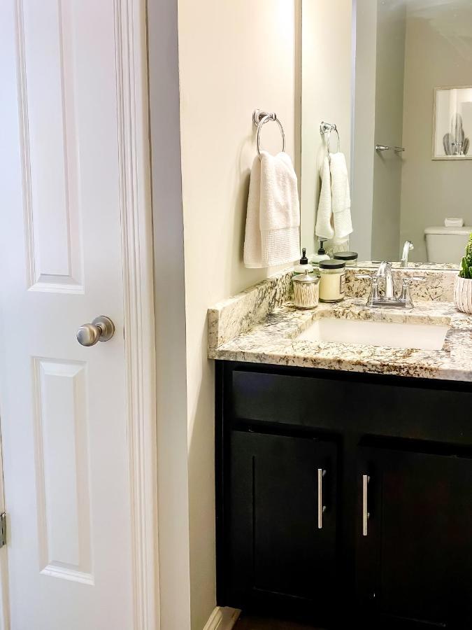 Full Kitchen,King,W/D,Netflix,2 Smart Tvs,Parking Daire Louisville Dış mekan fotoğraf